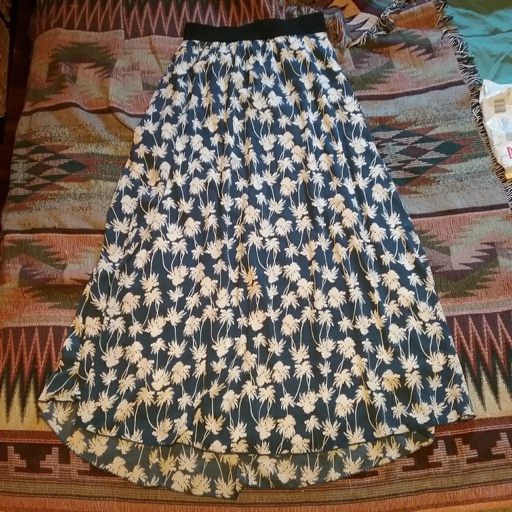 Lularoe Navy Blue W/ palm tree LUCY